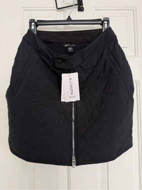 NWT Athleta 8 Quilted Black Zip-Front Skirt